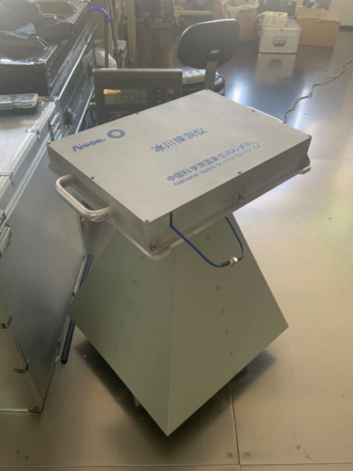 科学家利用超宽带高光谱微波辐射计完成南极冰盖探测实验2